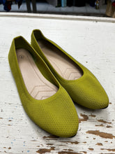 Load image into Gallery viewer, Soft Knit Lime Green Flats (Size 9)