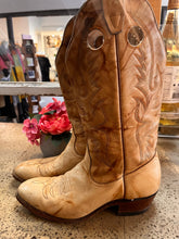 Charger l'image dans la galerie, Authentic Canada-Made Leather Cowboy Boots (Size 8.5)