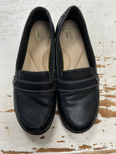 Charger l'image dans la galerie, Clarks Leather Loafers (Size 9.5)