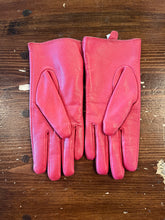 Charger l'image dans la galerie, Coral Pink Leather Gloves (Size S)