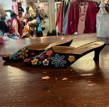 Load image into Gallery viewer, Flower Beaded Kitten Heel Mules (Size 40/9.5)