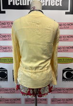 Cargar imagen en el visor de la galería, French Connection Butter Yellow Lightweight Jacket (Size 6/UK 10)