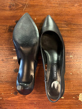 Cargar imagen en el visor de la galería, Nine West Pointed Toe Sling-backs (Size 8)