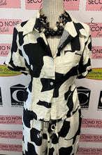 Charger l'image dans la galerie, Graphic Black Print Cropped Top