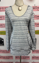 Cargar imagen en el visor de la galería, Champion Shades of Blue Hooded Sweatshirt (Size L)