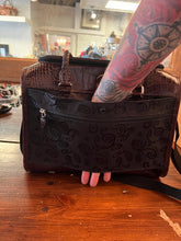 Cargar imagen en el visor de la galería, Estuche de viaje para cosméticos Brighton Bags