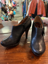 Charger l'image dans la galerie, Poetic Licence Black Bling Bow Heel Booties (Size 8.5/EU 39.5)