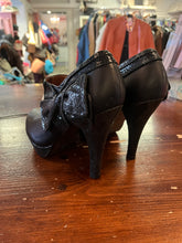 Charger l'image dans la galerie, Poetic Licence Black Bling Bow Heel Booties (Size 8.5/EU 39.5)