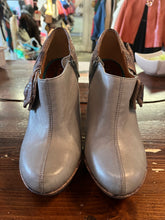 Charger l'image dans la galerie, Poetic Licence Snake Skin Bow Heel Booties (Size 8.5/EU 39.5)