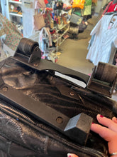 Cargar imagen en el visor de la galería, Vintage Patchwork Leather Rolling Backpack (AS-IS)