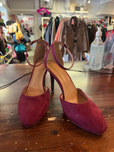 Charger l'image dans la galerie, Le Chateau Burgundy High Heels (Size 10)