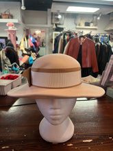 Load image into Gallery viewer, Vintage Cream Wool Hat