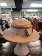 Load image into Gallery viewer, Vintage Cream Wool Hat