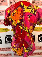 Charger l'image dans la galerie, Croft & Barrow Bold Colourful Floral T-Shirt (Size M)