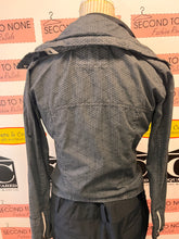 Load image into Gallery viewer, Bench Micro Triangle Print Jacket (Size M)
