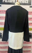 Cargar imagen en el visor de la galería, B&W Dress Coat (Size 18)