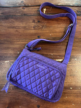 Charger l'image dans la galerie, Vera Bradley Quilted Purple Crossbody