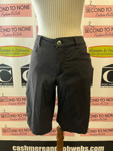 Charger l'image dans la galerie, Eddie Bauer Hiking Shorts (Size 10)