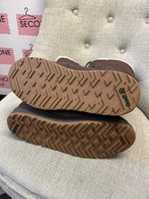 Cargar imagen en el visor de la galería, Kamik Brown Tall Winter Boots (Size 8)