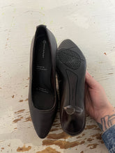 Charger l'image dans la galerie, Dark Brown Rockport adiPRENE by Adidas Comfort Pumps (Size 9)
