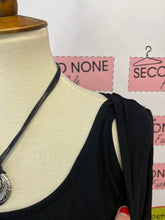 Cargar imagen en el visor de la galería, Studded Front Open Sleeve Top (Size L)