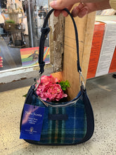 Charger l'image dans la galerie, Authentic Scottish Tartan Shoulder Purse (2 Tartan Colours Left!)
