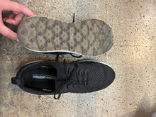 Cargar imagen en el visor de la galería, Skechers Go Golf Shoes (Size 8.5)