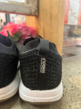 Cargar imagen en el visor de la galería, Skechers Go Golf Shoes (Size 8.5)