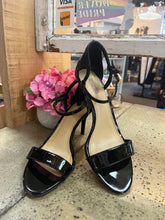Cargar imagen en el visor de la galería, Michael Kors Black Strappy Heels (Size 6.5)