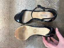 Cargar imagen en el visor de la galería, Michael Kors Black Strappy Heels (Size 6.5)