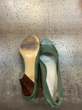 Load image into Gallery viewer, Nine West Peep Toe Green Heels (Size 10)