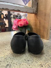 Load image into Gallery viewer, Crocs Black Ballet Flats (Size 9)