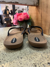 Load image into Gallery viewer, Okabashi Flip Flops (Size 10)