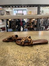 Charger l'image dans la galerie, Leopard Print Sandals (Size 6.5)