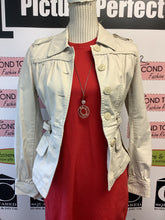 Cargar imagen en el visor de la galería, Tommy Hilfiger Tie Waist Utility Jacket (Size S)