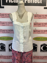 Load image into Gallery viewer, NWT Topshop White Tank (Size 6)