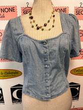 Load image into Gallery viewer, Levi’s Denim Button Down Blouse (Size XL)