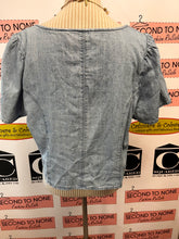 Load image into Gallery viewer, Levi’s Denim Button Down Blouse (Size XL)
