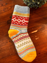 Charger l'image dans la galerie, Women's/Unisex Nordic Fairisle-Style Wool Blend Socks (5 Designs)