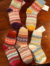 Charger l'image dans la galerie, Women's/Unisex Nordic Fairisle-Style Wool Blend Socks (5 Designs)