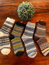 Charger l'image dans la galerie, Men's/Unisex Nordic-Design Fairisle Wool Blend Socks (4 Colors)