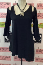 Charger l'image dans la galerie, Asymmetrical Cold Shoulder Top (Size 6)