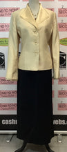 Cargar imagen en el visor de la galería, Golden Glimmer Blazer (Size 14)