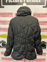 Load image into Gallery viewer, Dramatic Puffer Coat (Size M)