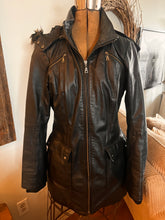 Load image into Gallery viewer, Danier Leather Seasonal-Style Longer Jacket (Size Medium)