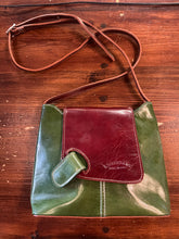 Charger l'image dans la galerie, L’Artigiano Green & Brown Leather Crossbody Purse