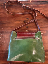 Charger l'image dans la galerie, L’Artigiano Green & Brown Leather Crossbody Purse