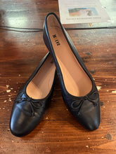 Load image into Gallery viewer, Brazilian Leather Ballet Flat (Size 8)
