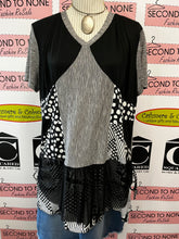 Load image into Gallery viewer, Amanda Collection Colourblock Top (Size XL)