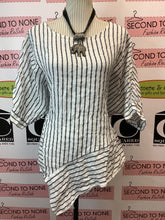 Load image into Gallery viewer, Italian Linen Striped Top (Size XL)
